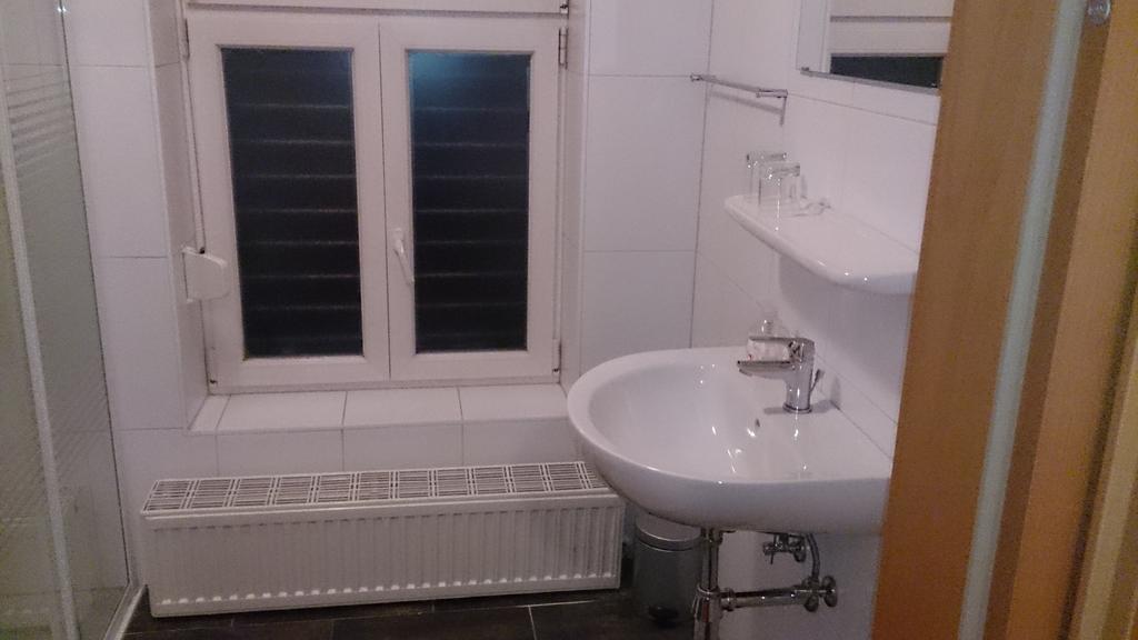 Gasthof Zum Goldenen Pflug Amstetten Room photo
