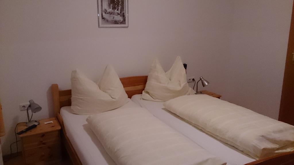 Gasthof Zum Goldenen Pflug Amstetten Room photo